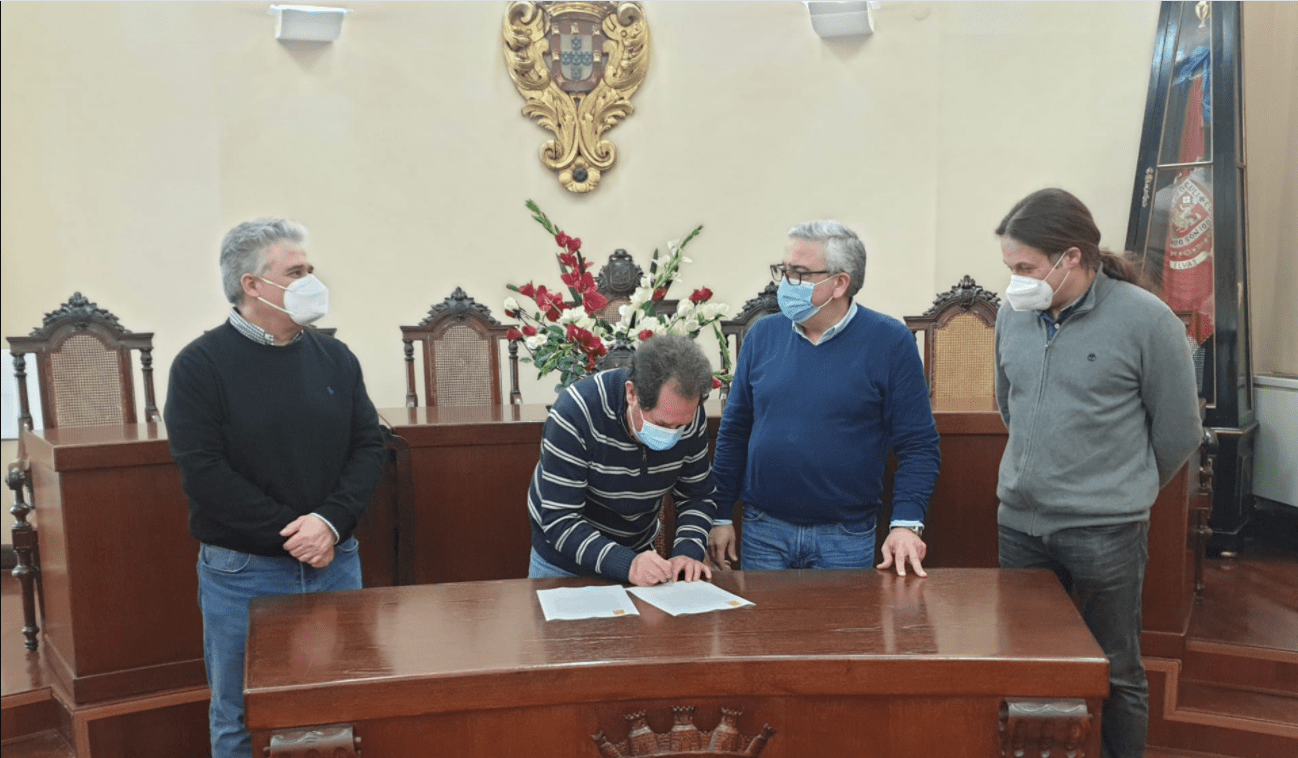 Assinatura de contrato em Elvas